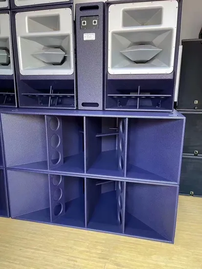 Sistema de sonido de gama completa Evo 6e de 15′′ con altavoz de 3 vías y rango completo para DJ y discotecas en interiores y exteriores.